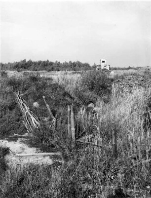 Ehemaliger Truppenübungplatz Königsbrück. Sella. Panzerübungshügel, Grabensystem am Wendepunkt