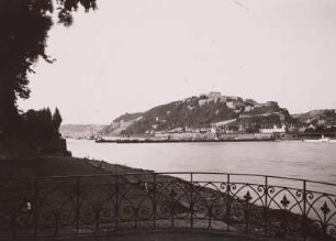 Koblenz, Rhein : Koblenz. Rhein und Schiffbrücke. Blick vom linken Rheinufer gegen die Festung Ehrenbreitstein