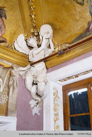 Serie von Stuckfiguren : Tanzende Nereide mit Tambourin