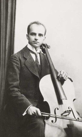 Porträt Alois Hahn : Porträt Alois Hahn (1896-1945; Violoncellist). Fotografie. Dresden, um 1930