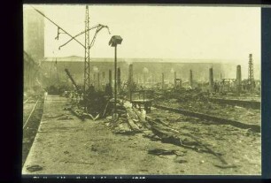 Zerstörte Bahnsteige im Hauptbahnhof