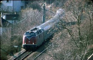 Gäubahn Stuttgart Nord Lok 221 125 DC 484 ZH-S SBB-Wagen