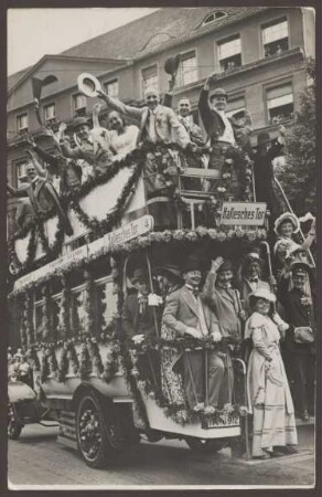 Ansichtskarte Feier auf einem Omnibus, Hallesches Tor