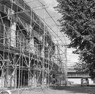 Instandsetzung der Markisen an den Fenstern der Schwarzwaldhalle.