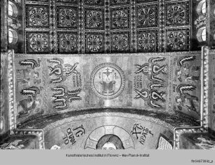 Mosaikprogramm : Hauptapsis, Chor : Chorgewölbe: Hetoimasia, Tetramorph, Cherubim, vier Erzengel