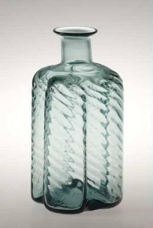 Vierpassförmige Flasche