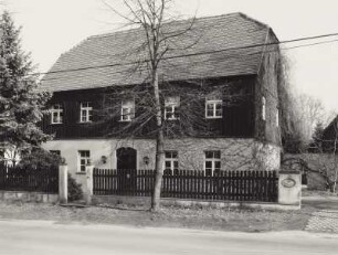 Moritzburg, Schlossallee 37, Wohnhaus, ehemaliges Kellerhaus der Oberschänke, Straßenansicht