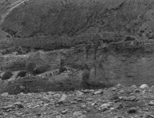Felswand : Nahaufnahme einer Felswand in einem Flussbett im Tian Shan Hochgebirge