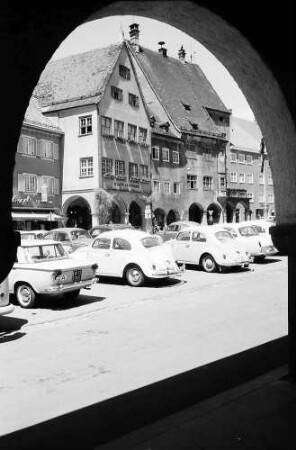 Isny: Rathaus, Blick durch Bogen