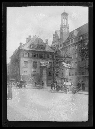 München, Ettstraße, mit Michaelskirche und Polizeipräsidium