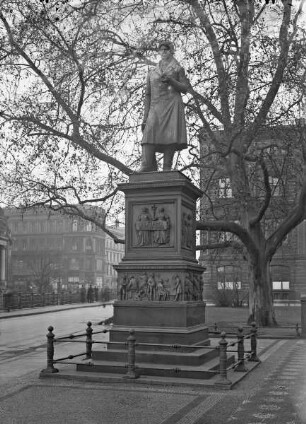 Peter-Beuth-Denkmal