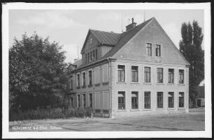 Nünchritz. Schule