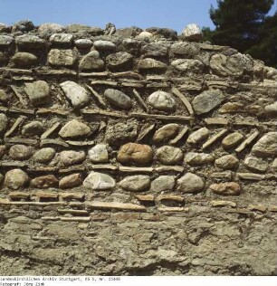 Griechenland: Mauer in Delphi