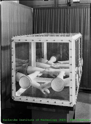 Glovebox der Technischen Abteilung (TA)