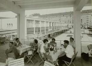 Webergasse : Dresden, auf der Terrasse der Gaststätte Wallstraße