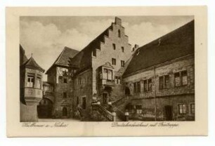 "Deutschordenshaus mit Freitreppe" - kleiner Deutschhof mit Freitreppe, Staffelgiebelhaus und Komturwappen-Erker
