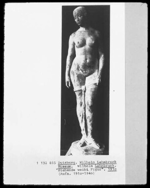 Stehende weibliche Figur