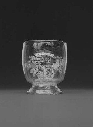 Becher mit Ansicht mit mittlerem sächsischem Wappen