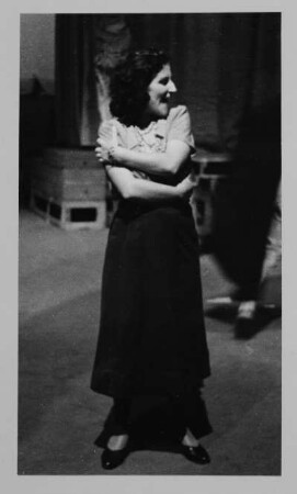 Christel Goltz als Nedda in "Der Bajazzo" von Ruggero Leoncavallo (gemeinsam mit "Cavalleria rusticana" von Pietro Mascagni). Reproduktionspositiv nach Fotografie von Gerhard Laßig. Staatsoper Dresden, 1942/1943