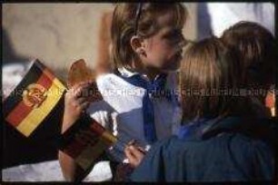 Jungpioniere bei den Feierlichkeiten zum 40. Jahrestag der DDR