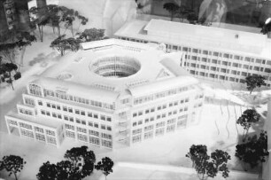 Freiburg: Planmodell; Neubau Landratsamt