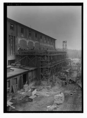 Industrie-Kraftwerk. Baustelle Anbau an das Maschinenhaus : Lauta (Niederlausitz). Industrie-Kraftwerk. Baustelle Anbau an das Maschinenhaus