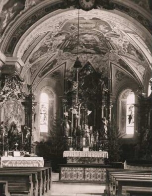 Sölden im Ötztal. Tirol. Österreich. Pfarrkirche Maria Heimsuchung. Innenansicht mit der barocken Decken- und Wandmalerei