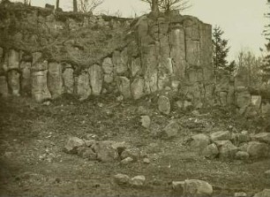Rotstein, Aufgelassener Bruch, Basaltsäulen