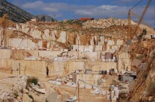 Insel Sardinien - Marmorsteinbruch : Marmorsteinbruch bei Orosei, aufgenommen 2006 auf Sardinien