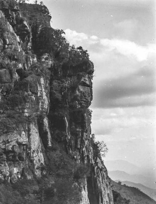 Hang vom Westusambara : Der Osthang der westlichen Usambara-Berge.