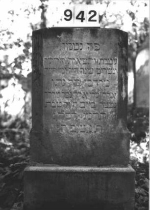 Grabstein 942