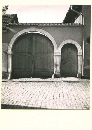 Haus Nr. 59. Tor mit Schlußstein 1753