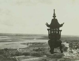 China. Landschaft bei Su-tschou (Suzhou) nahe der Jangtse-Mündung. Blick vom Shang-Fang-Shan (Sanshan?)