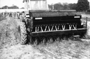 Fotografie: Drillmaschine, Drillsaat, Getreide, Kastendrillmaschine, Scheibensäschar
