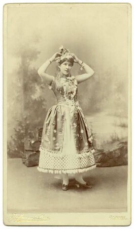 Portrait der Schauspielerin Klara Ziegler