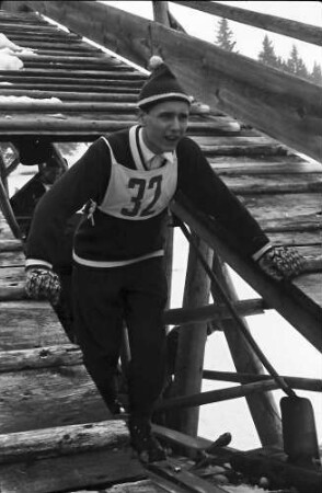 Feldberg: Internationales Skispringen; Hugo Fuchs (Ostdeutschland) am Sprungturm