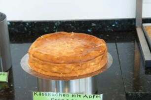 Käsekuchen mit Apfel
