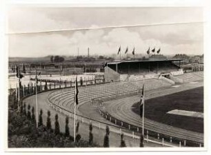 Sportstadion, Hindenburg: Sportstadion mit Tribüne, Zuschauerplätzen, Laufbahn und Sportfeld