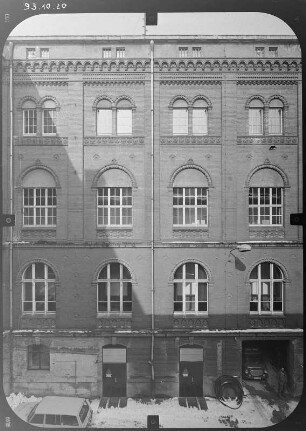 Dresden-Neustadt, Carolaplatz 1. Finanzministerium (1889-1896; O. Wanckel, O. Reichelt). Hofseite