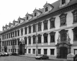 Palais Waldstein / Valdštejnský palác