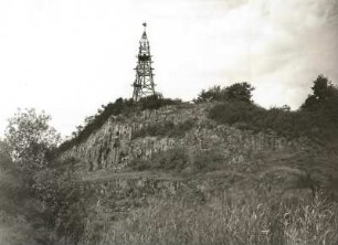 Lausitzer Bergland. Strohmberg (264 m) mit Holzbake (Station 2. Ordnung) bei Weißenberg