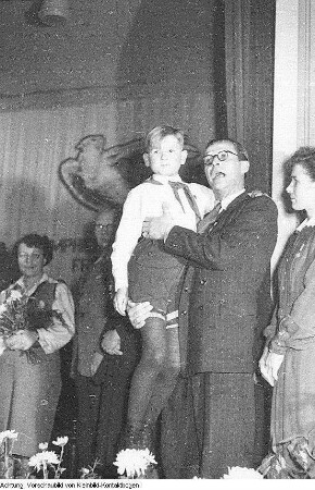 C. Caden, Heldin der Arbeit, Dr. Johannes Friedrich Rogge, Hebestreit, Ingeborg Ottmann, Oktober 1952 & Dresden, Kundgebung des Kreisfriedenskomitee am Gaswerk Reick, Büste, Oktober 1952