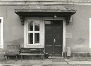 Radeberg, Dresdner Straße 40/42. Wohn- und Fabrikgebäude "Rafene" (1851/1900). Hofportal