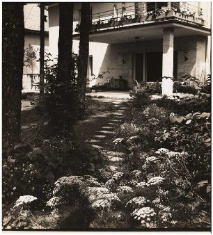 Garten Simon, Berlin-Dahlem: Blick vom Garten auf Haus