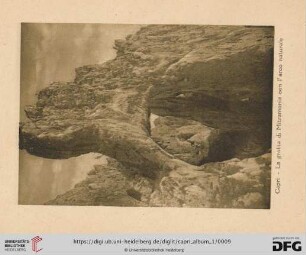 Capri - La grotta di Mitramonia con l'arco naturale
