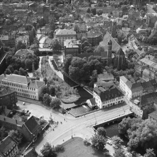 Straßenkreuzung Barfüßer- und Schlösserstraße in der Erfurter Altstadt : Blickrichtung Westen