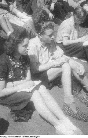 Radeberg. Freie Deutsche Jugend (FDJ), IV. Kreiskonferenz, u.a. mit Hermann Axen, , Vorsitzender der FDJ in Sachsen, 27.-28. September 1947