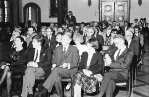 Freiburg: Kaufhaussaal; Saal mit Gästen