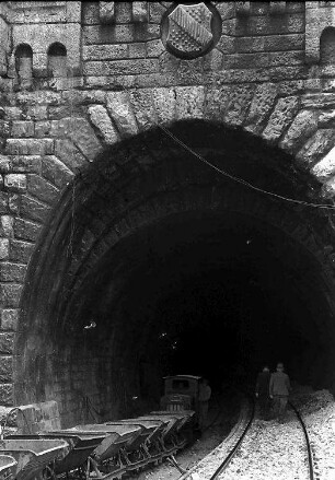 Istein: Gleisvertiefung am [Klotz-Tunnel] (ohne Zug)
