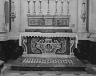 Altäre — Altar